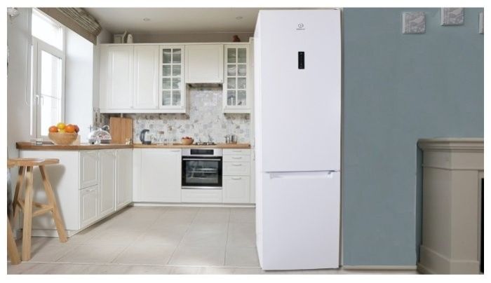 Refrigerator Indesit ITF 120 W